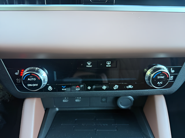 New 2026 Mitsubishi Outlander SEL FWD image 20