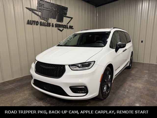 Used 2024 Chrysler Pacifica Touring-L w/ Road Tripper Package image 1