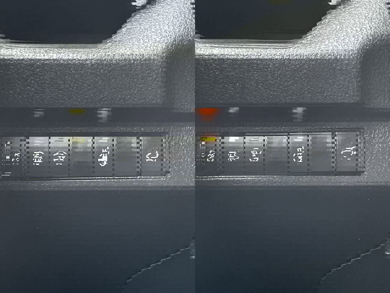 Used 2023 Toyota RAV4 XLE image 23