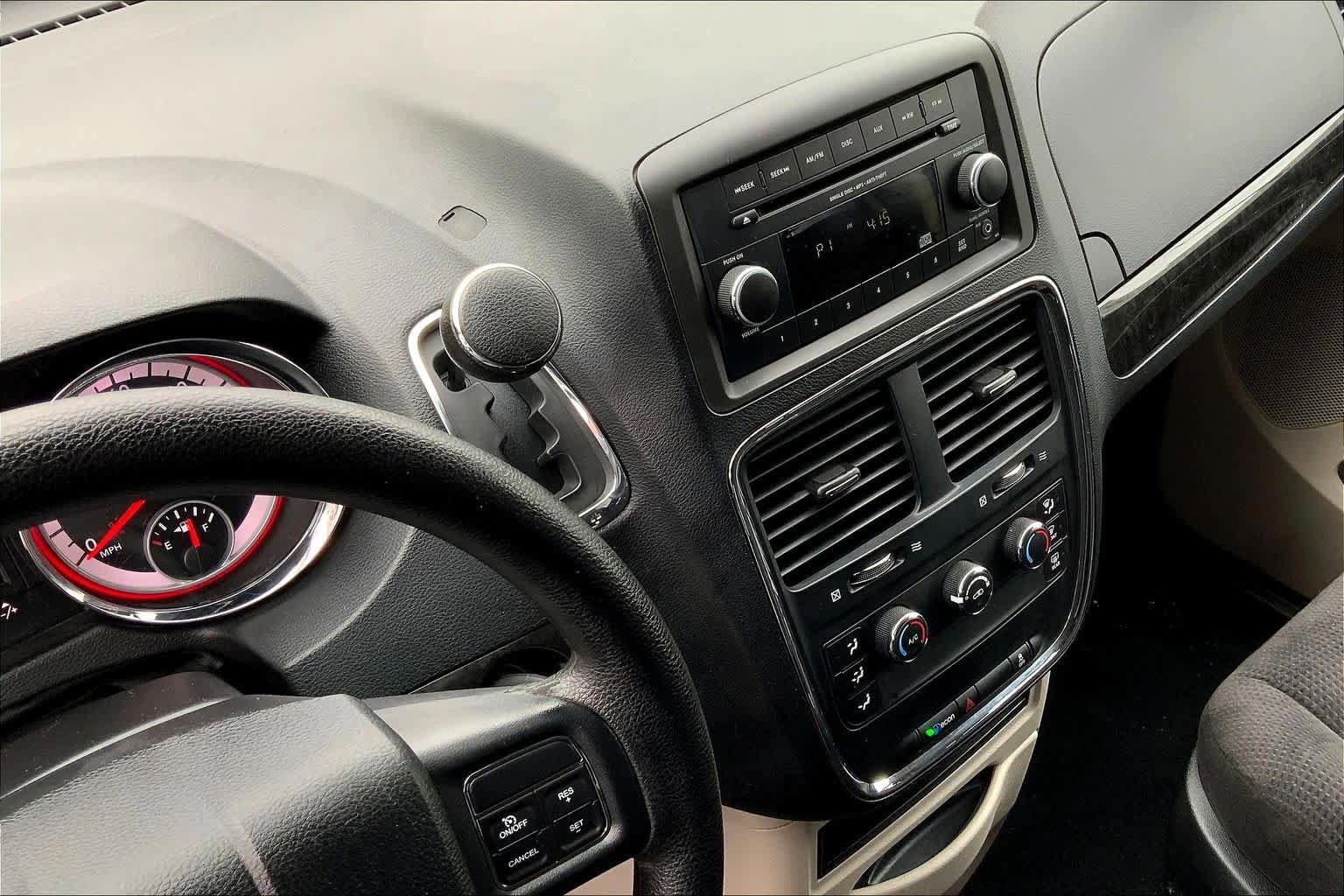 Used 2014 Dodge Grand Caravan American Value Package image 17