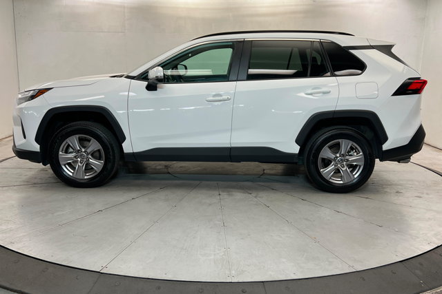 Used 2025 Toyota RAV4 XLE AWD/4WD image 2