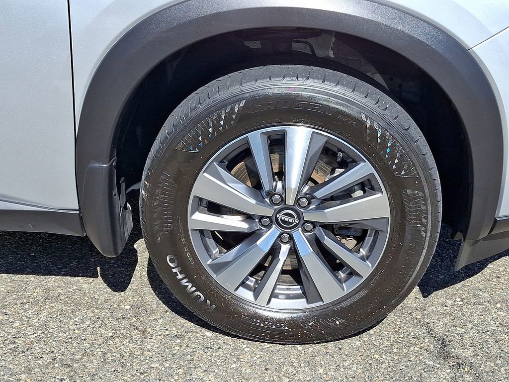 Used 2023 Nissan Pathfinder SL w/ Lighting Package (N92) AWD/4WD image 9
