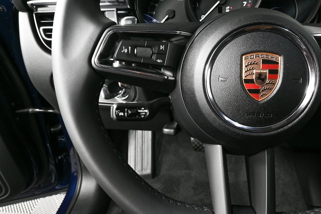 New 2025 Porsche Macan image 9