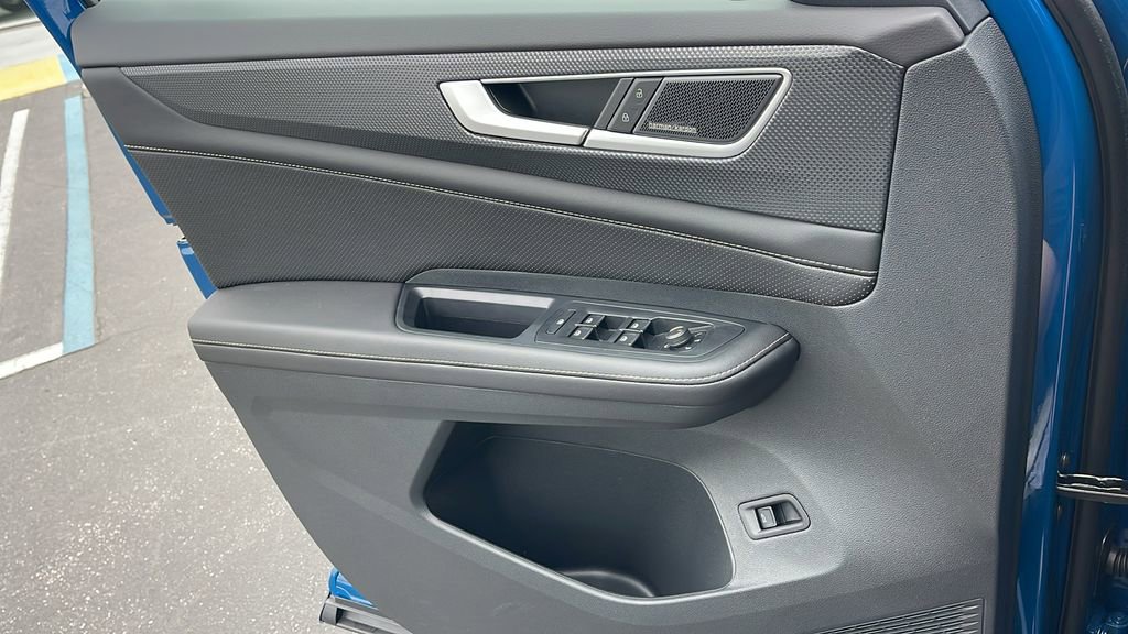 New 2025 Volkswagen Atlas Cross Sport SEL Premium R-Line image 26