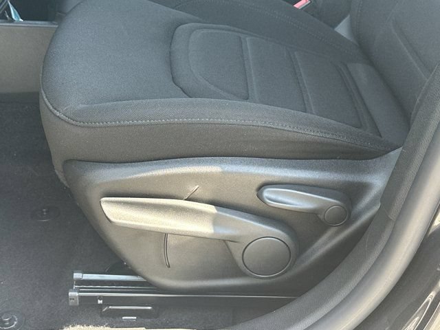 Used 2020 Jeep Renegade Latitude FWD image 11