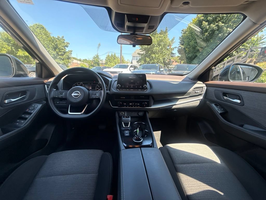Used 2023 Nissan Rogue SV AWD/4WD image 25