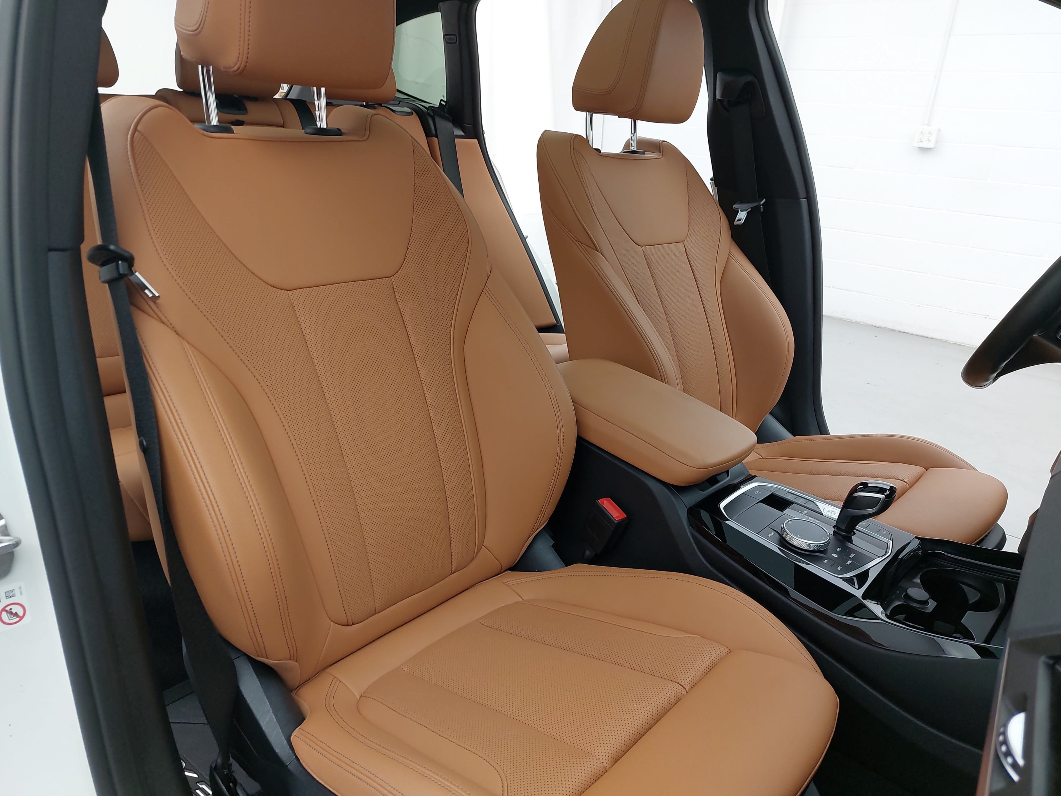 Used 2024 BMW X3 sDrive30i w/ Premium Package w/ZPA RWD image 12