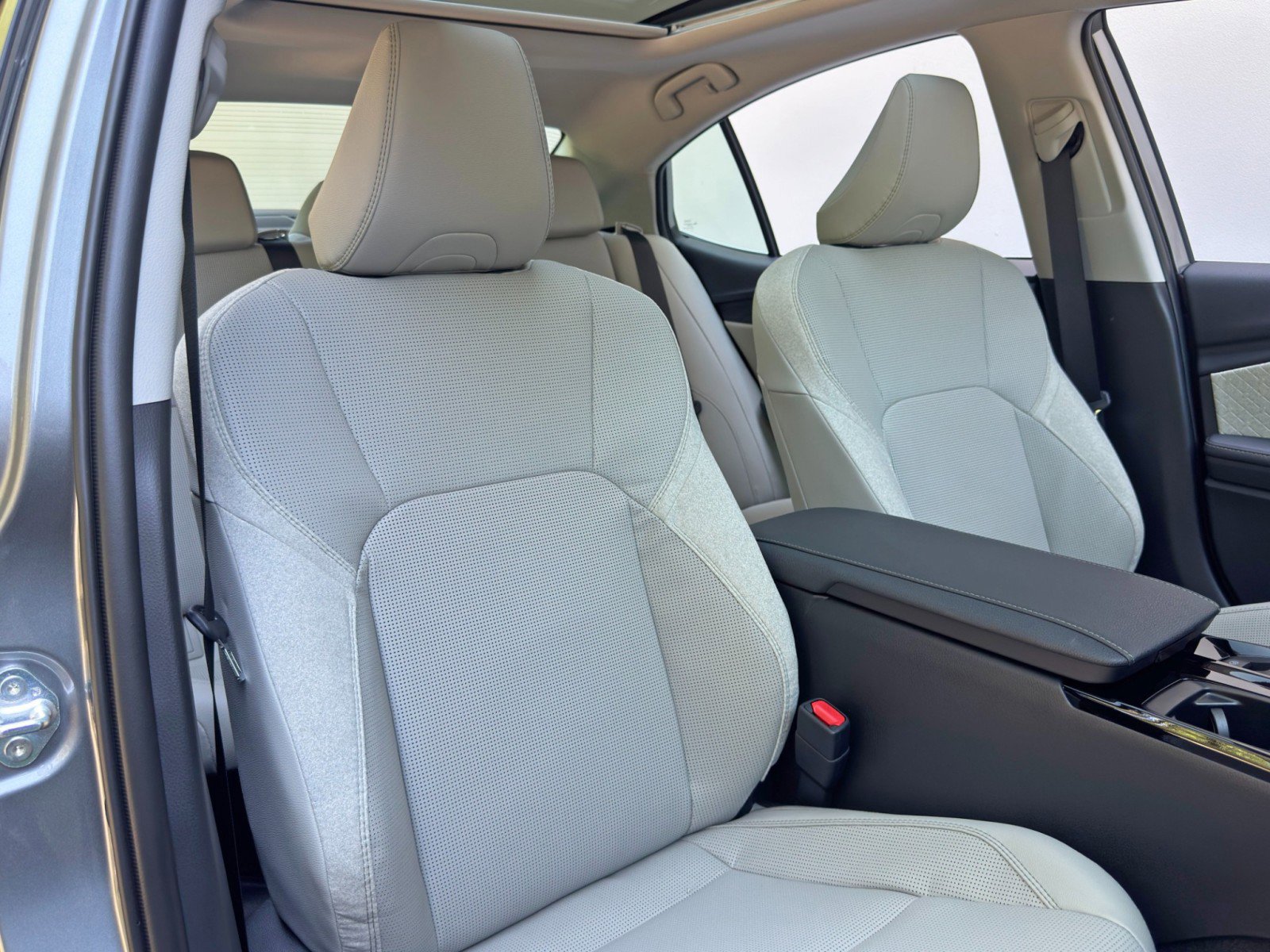 Used 2026 Toyota Camry XLE w/ Premium Plus Package AWD/4WD image 34