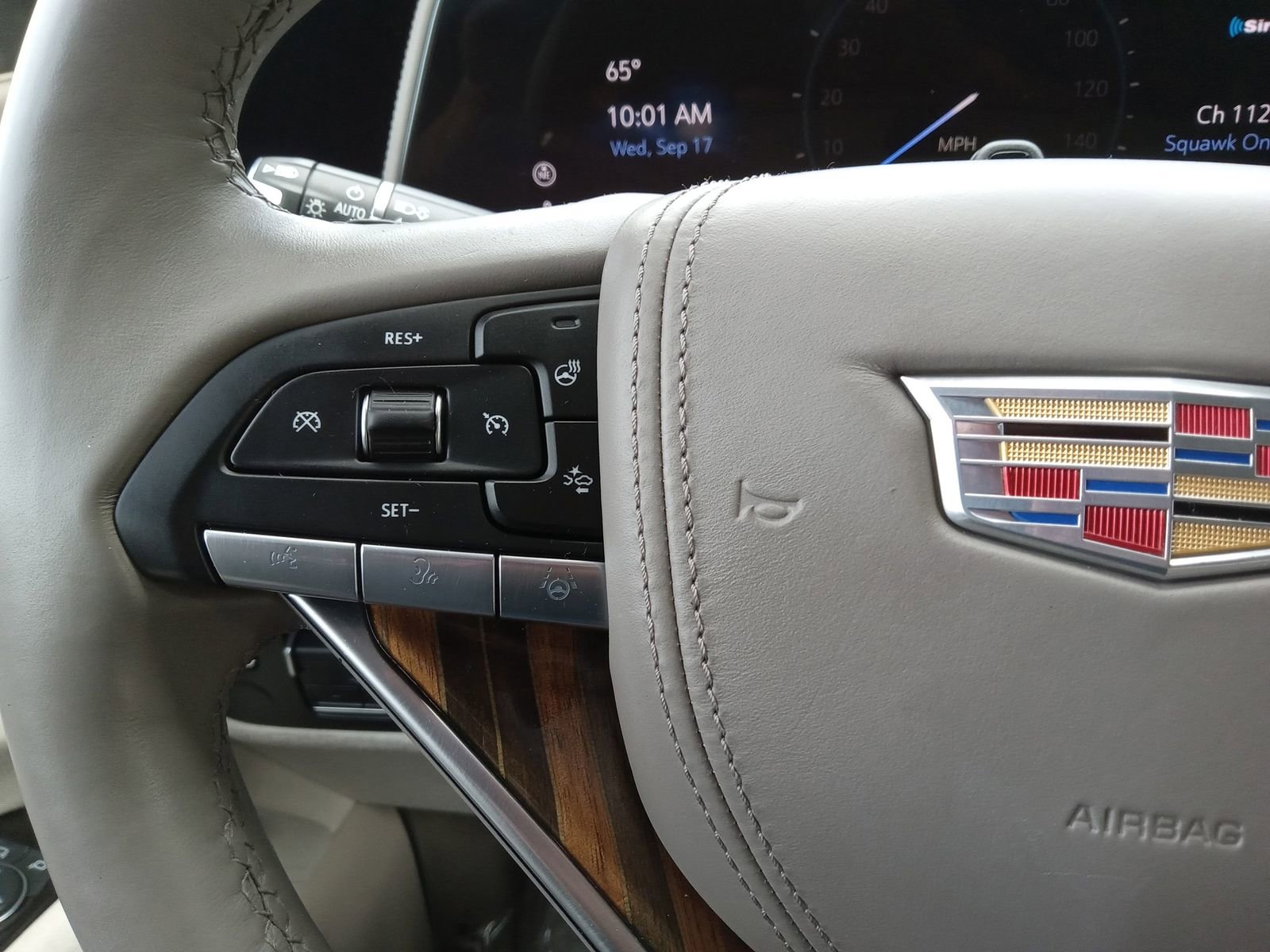 Used 2021 Cadillac Escalade Premium Luxury Platinum image 18