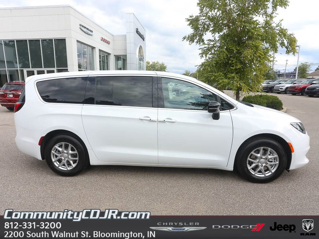New 2026 Chrysler Voyager LX FWD image 8
