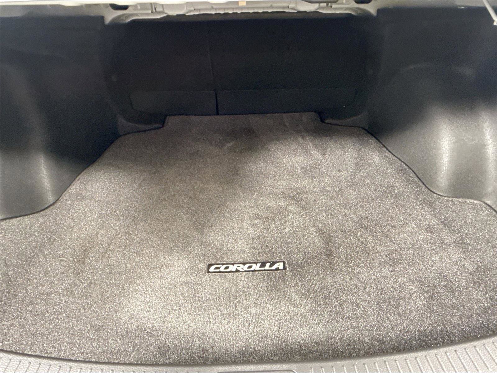 Certified 2022 Toyota Corolla SE w/ Carpet Mat Package (TMS) FWD image 33
