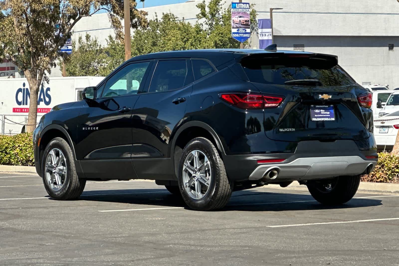 Used 2025 Chevrolet Blazer LT FWD image 7
