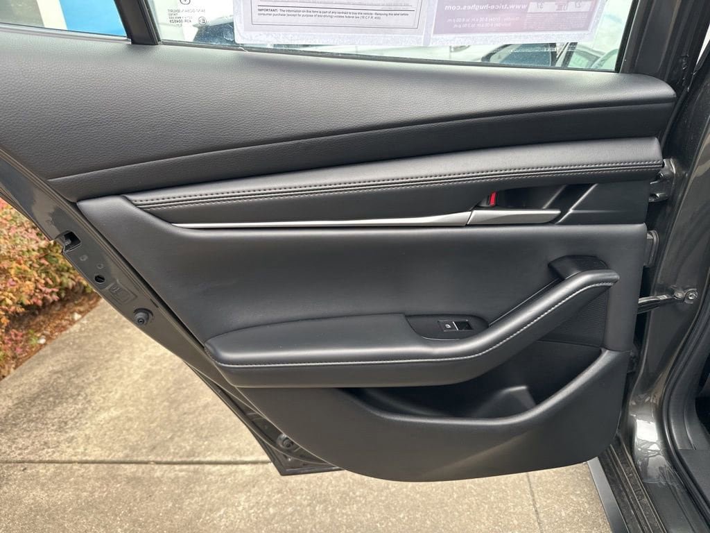 Used 2024 MAZDA MAZDA3 s FWD image 11