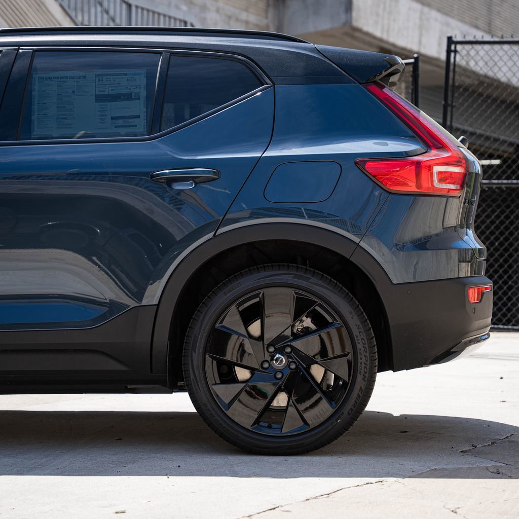 New 2026 Volvo EX40 Ultra AWD/4WD image 4