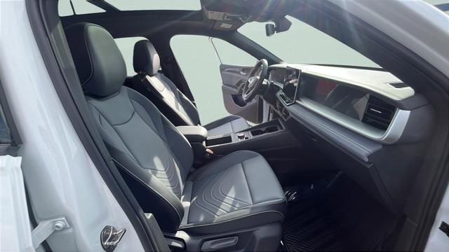 New 2026 Volkswagen Tiguan SE R-Line AWD/4WD image 27