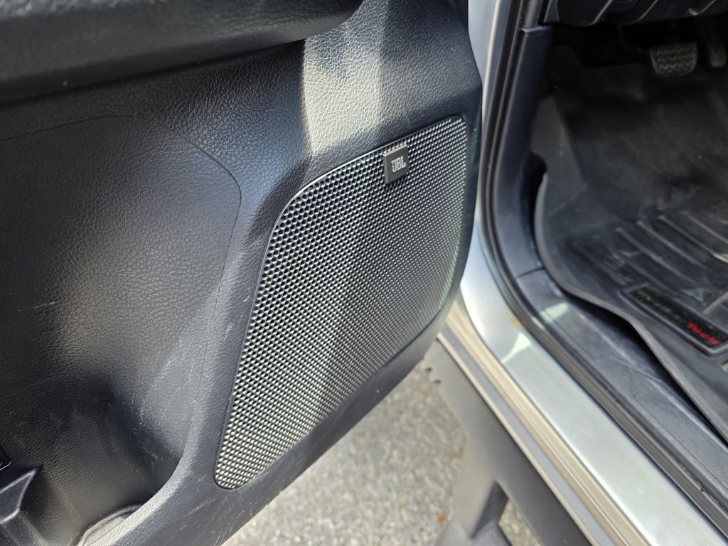 Used 2016 Toyota Tacoma Limited w/ Towing Package AWD/4WD image 17