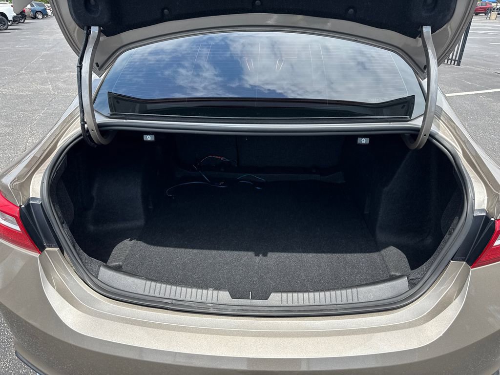 Used 2022 Chevrolet Malibu RS FWD image 19