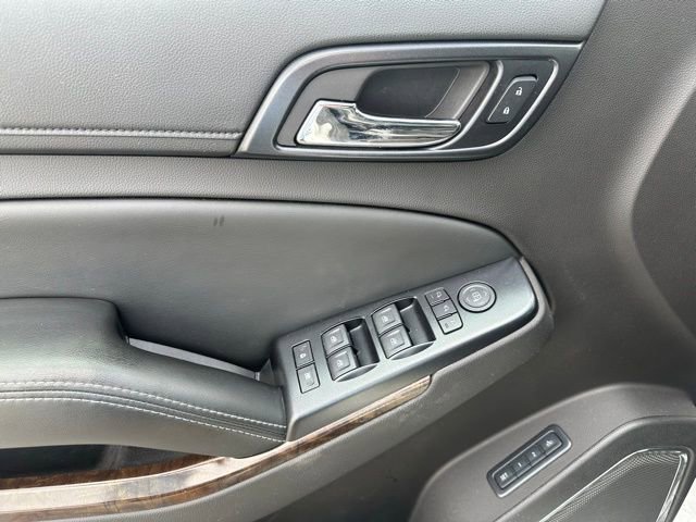 Used 2015 Chevrolet Suburban LT w/ Luxury Package image 3