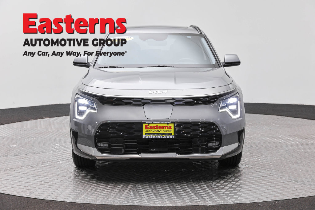 Used 2023 Kia Niro Wave w/ Wave Preserve Package FWD image 3