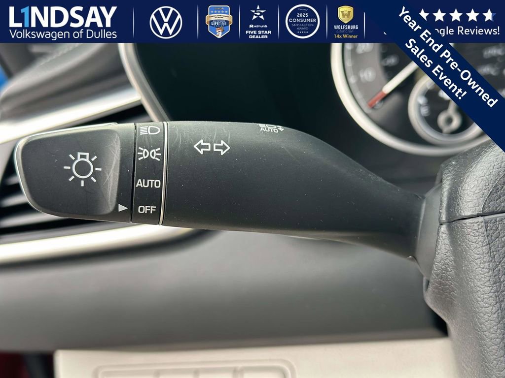 Used 2023 Genesis G70 2.0T image 22