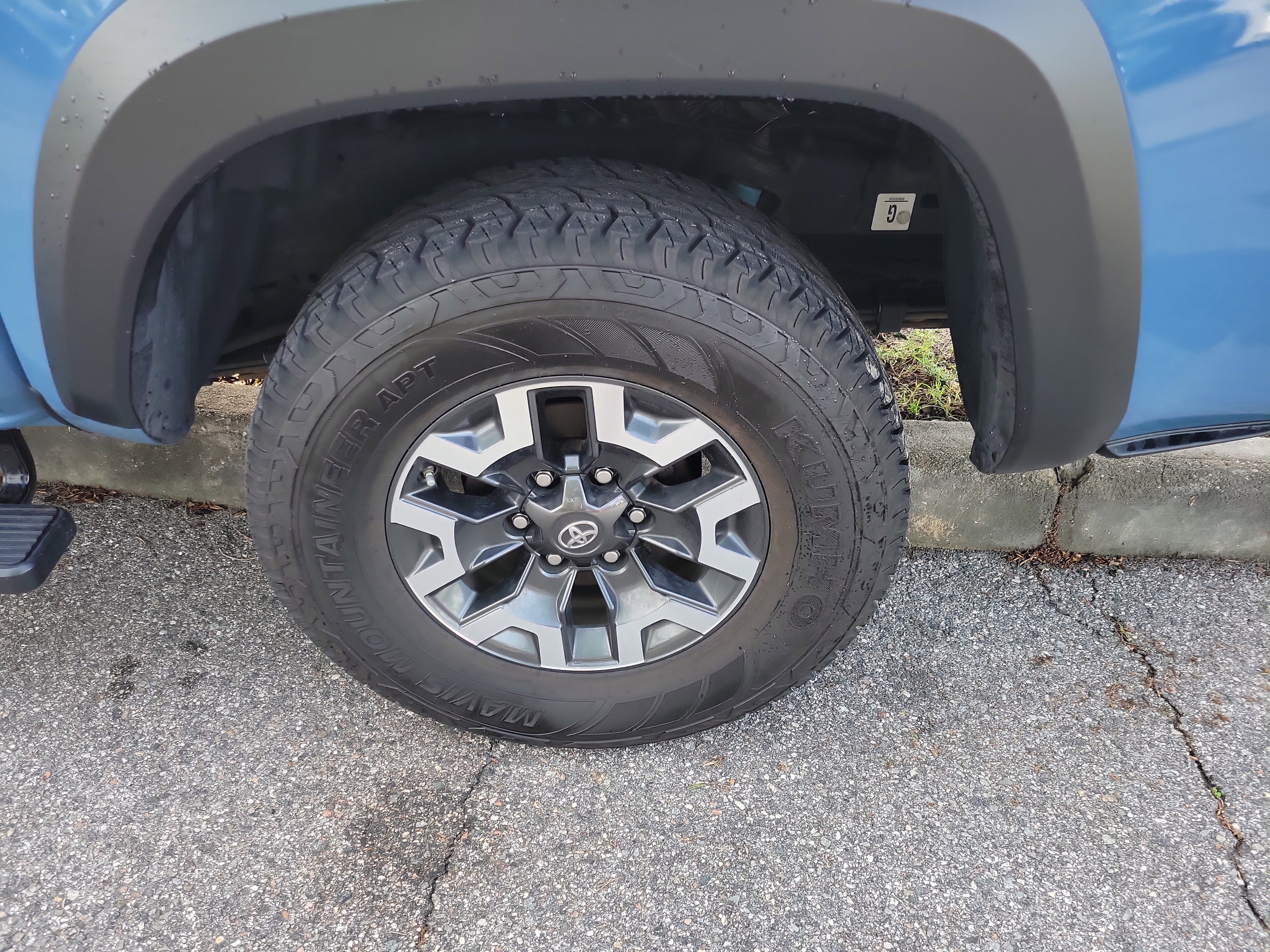 Used 2019 Toyota Tacoma TRD Off-Road w/ Technology Package image 23