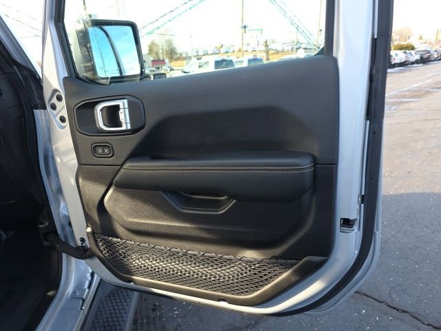 Used 2024 Jeep Wrangler Sahara w/ Technology Group image 37