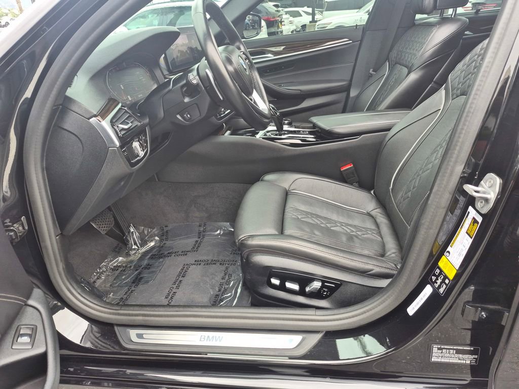 Used 2021 BMW 540i xDrive w/ Executive Package image 28