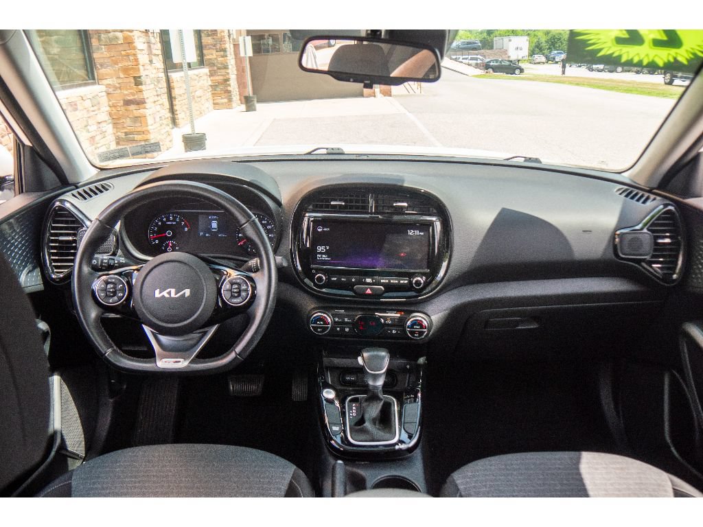 Used 2022 Kia Soul GT-Line FWD image 14