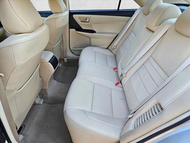 Used 2015 Toyota Camry XLE w/ Moonroof Package image 19