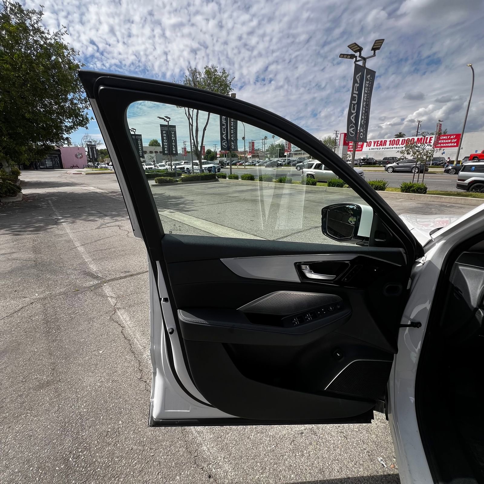 Used 2023 Acura MDX FWD image 14