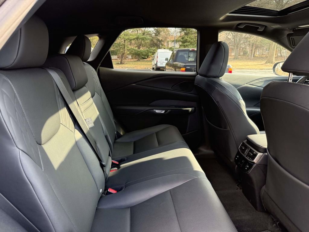 Used 2024 Lexus RX 350h w/ Convenience Package image 17