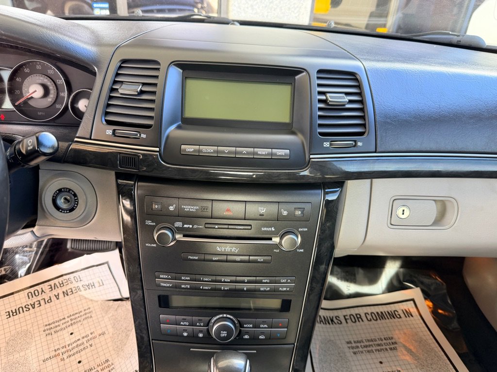 Used 2009 Kia Amanti w/ Leather Pkg image 11