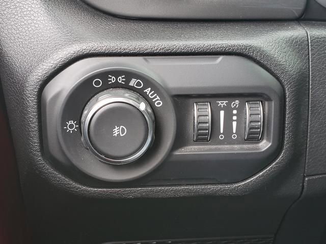 Used 2021 Jeep Wrangler Unlimited Sahara AWD/4WD image 20