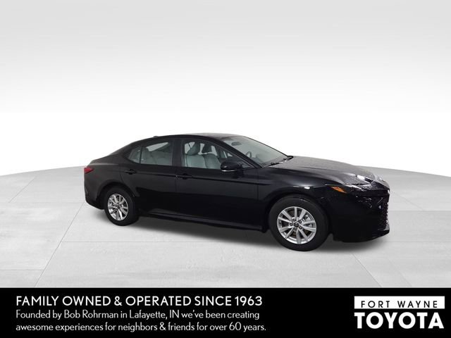 Used 2025 Toyota Camry LE image 5