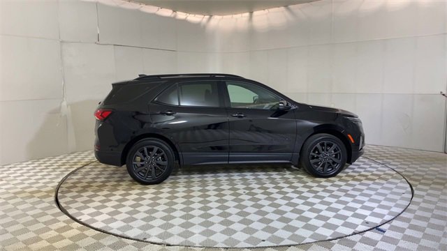 Used 2023 Chevrolet Equinox RS w/ RS Leather Package image 9