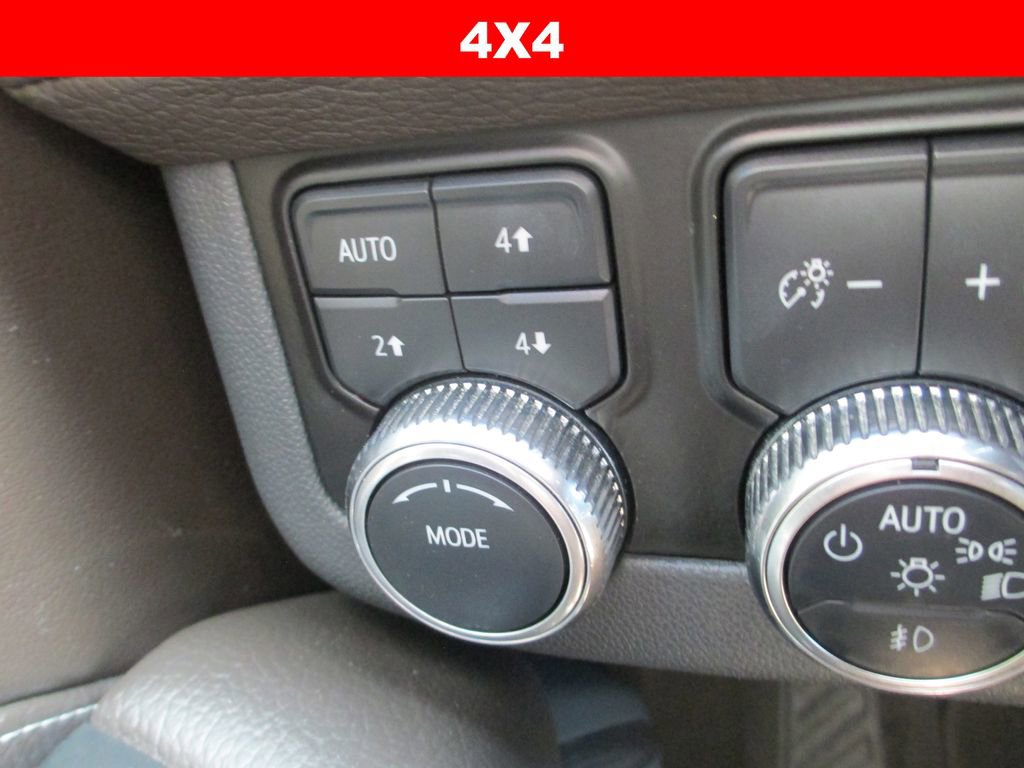 Used 2023 GMC Yukon Denali image 34