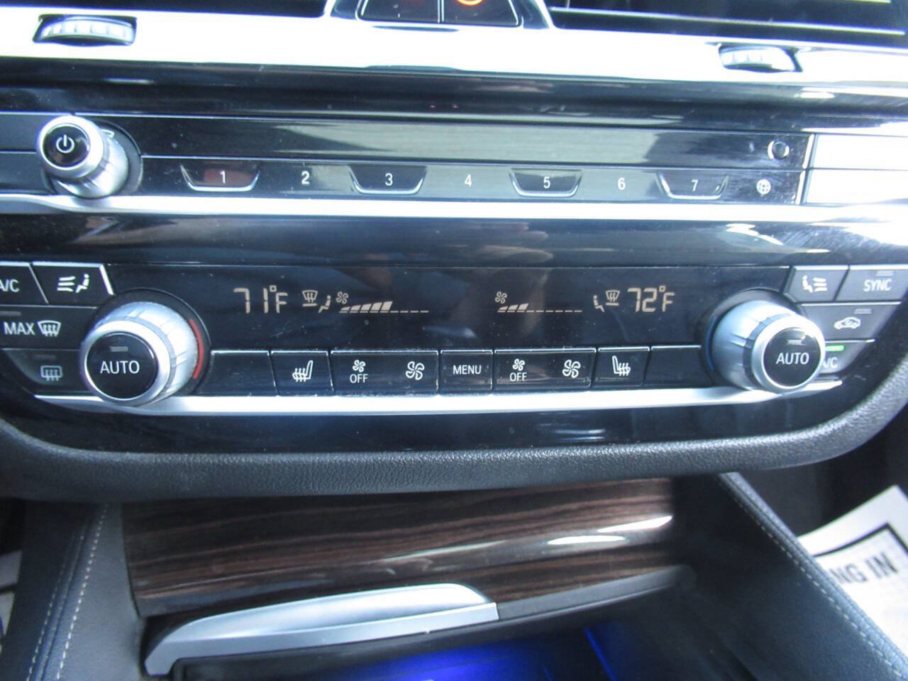 Used 2020 BMW M550i xDrive w/ Premium Package AWD/4WD image 34