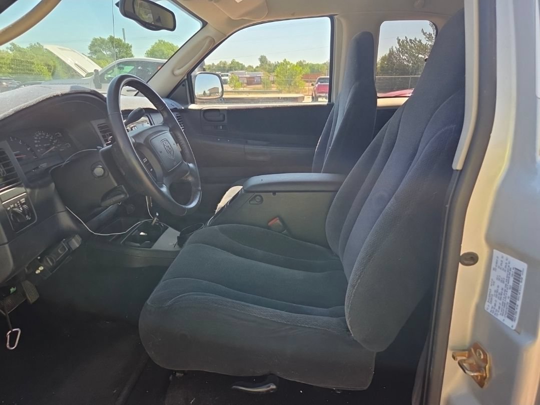 Used 2004 Dodge Dakota Sport w/ Deluxe Convenience Group AWD/4WD image 10