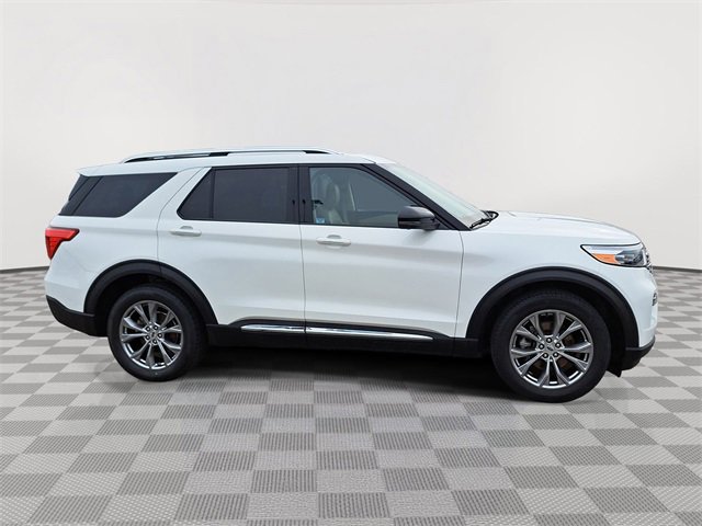 Certified 2022 Ford Explorer Limited w/ Equipment Group 301A image 6