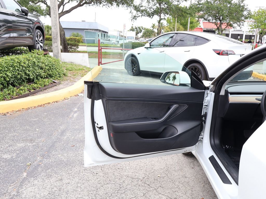 Used 2021 Tesla Model 3 Standard Range Plus RWD image 22