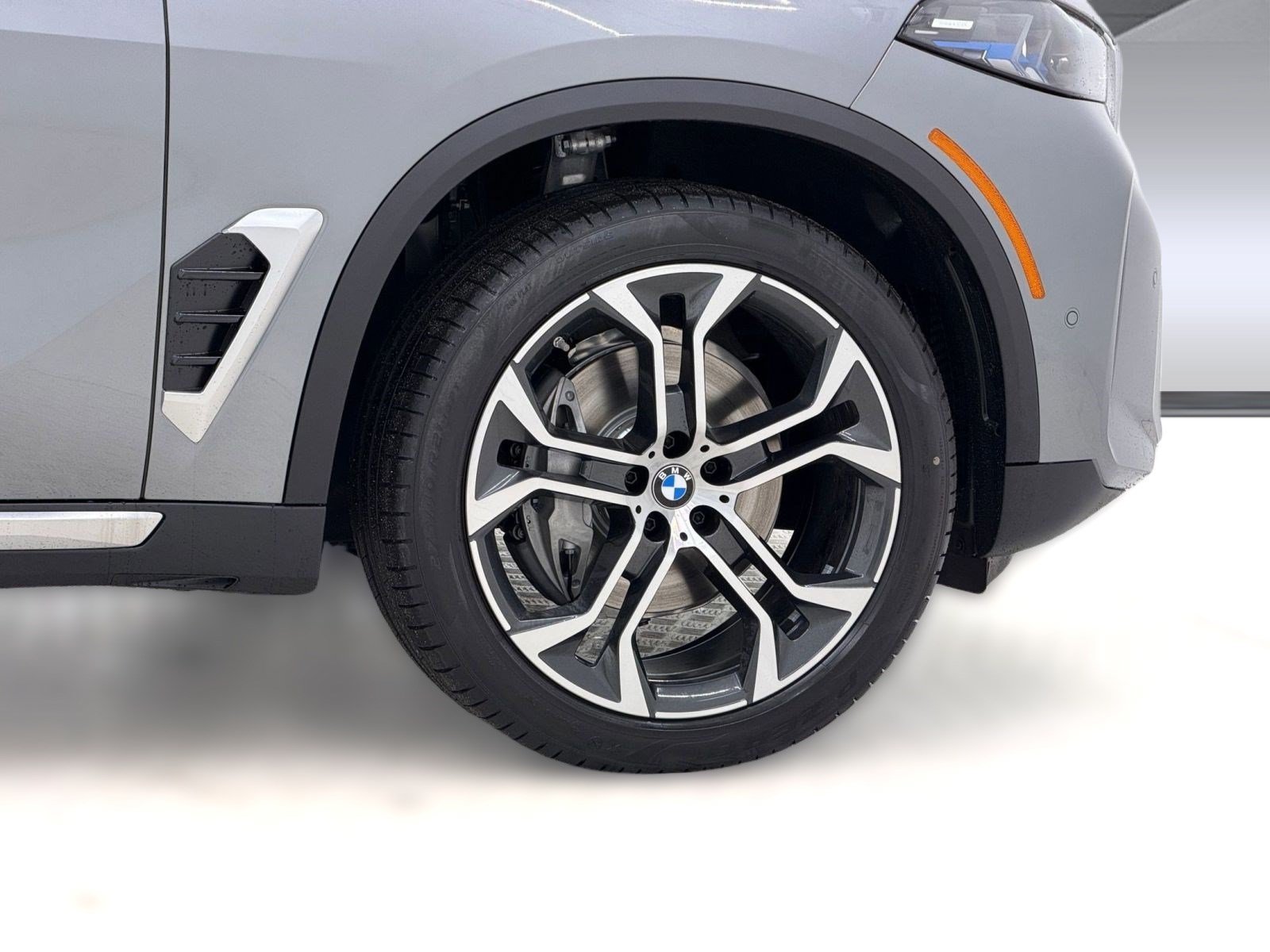 New 2026 BMW X5 xDrive40i w/ Premium Package AWD/4WD image 12