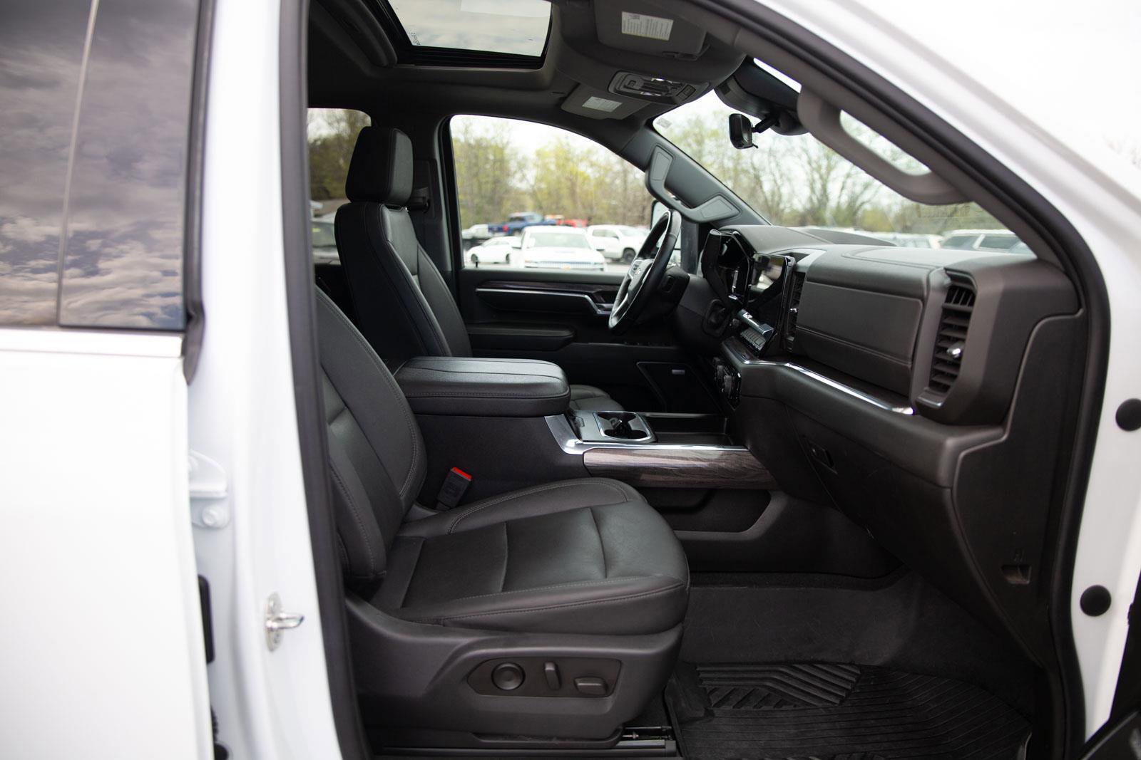 Certified 2024 Chevrolet Silverado 2500 LTZ w/ LTZ Convenience Package image 25