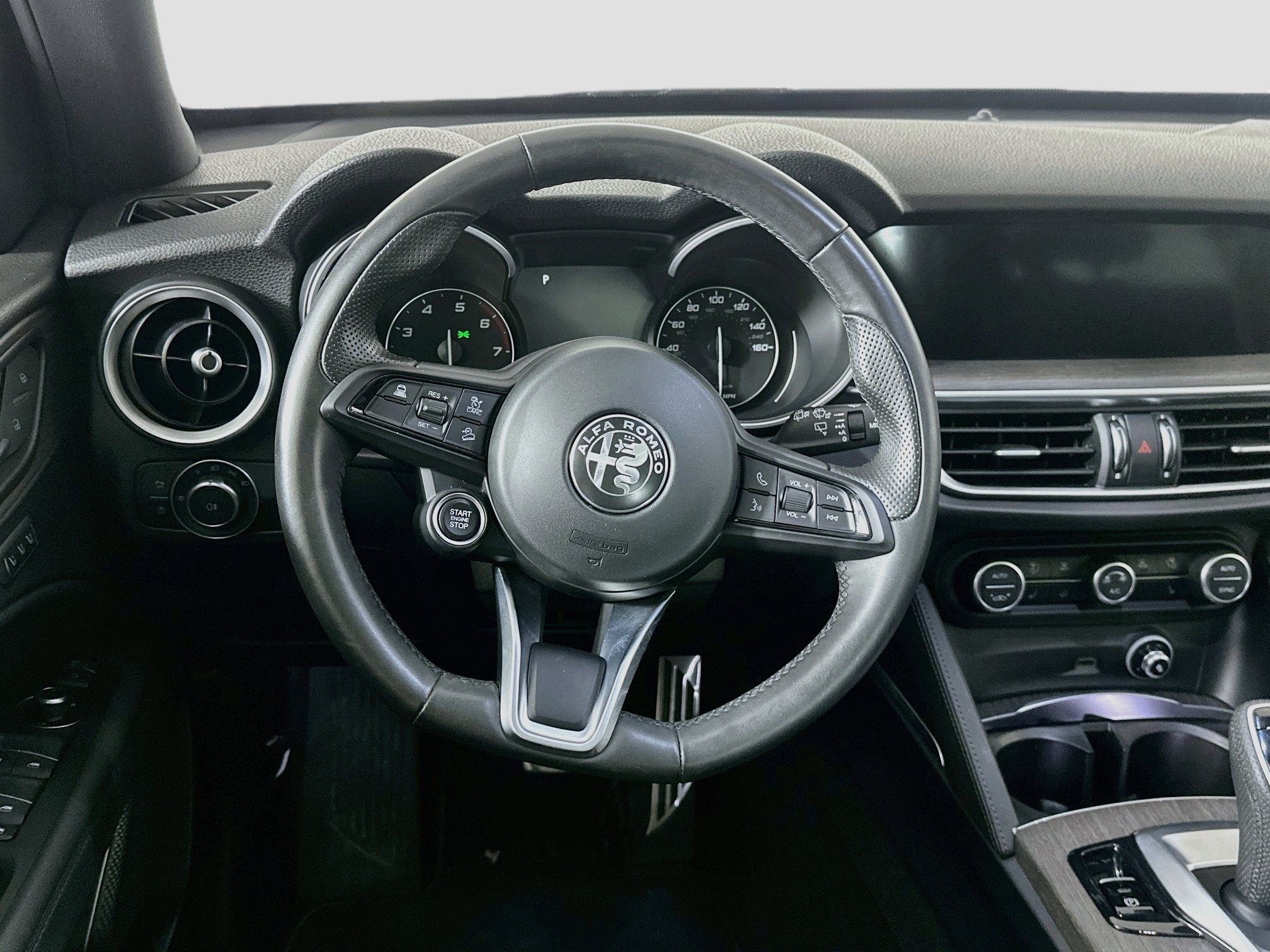 Used 2023 Alfa Romeo Stelvio Ti AWD/4WD image 17