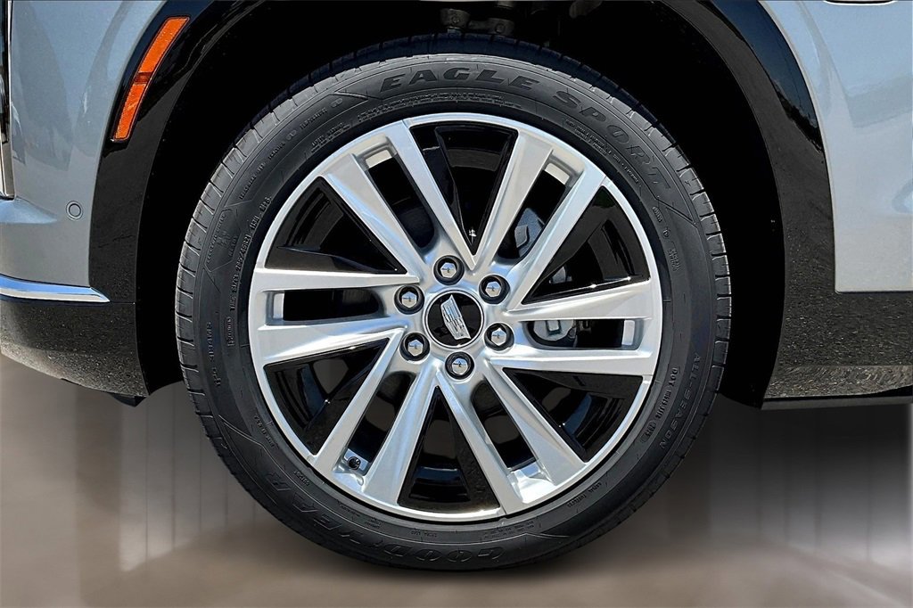 New 2026 Cadillac Vistiq Luxury w/ LPO, Floor Liner Package image 12