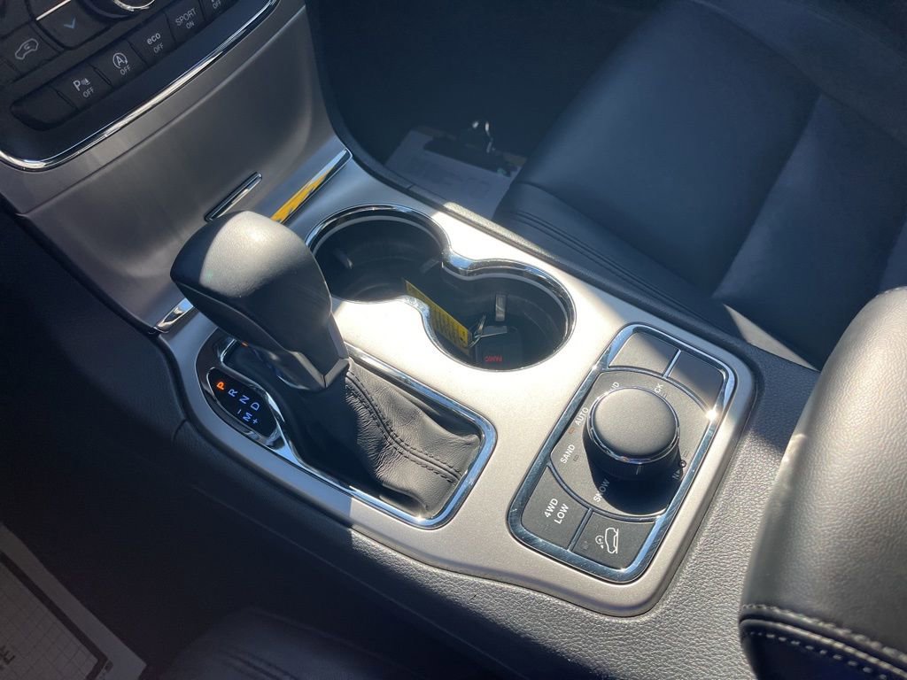 Used 2018 Jeep Grand Cherokee Limited AWD/4WD image 19