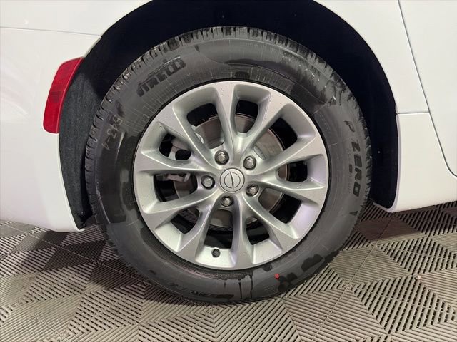 New 2026 Chrysler Pacifica Limited FWD image 53