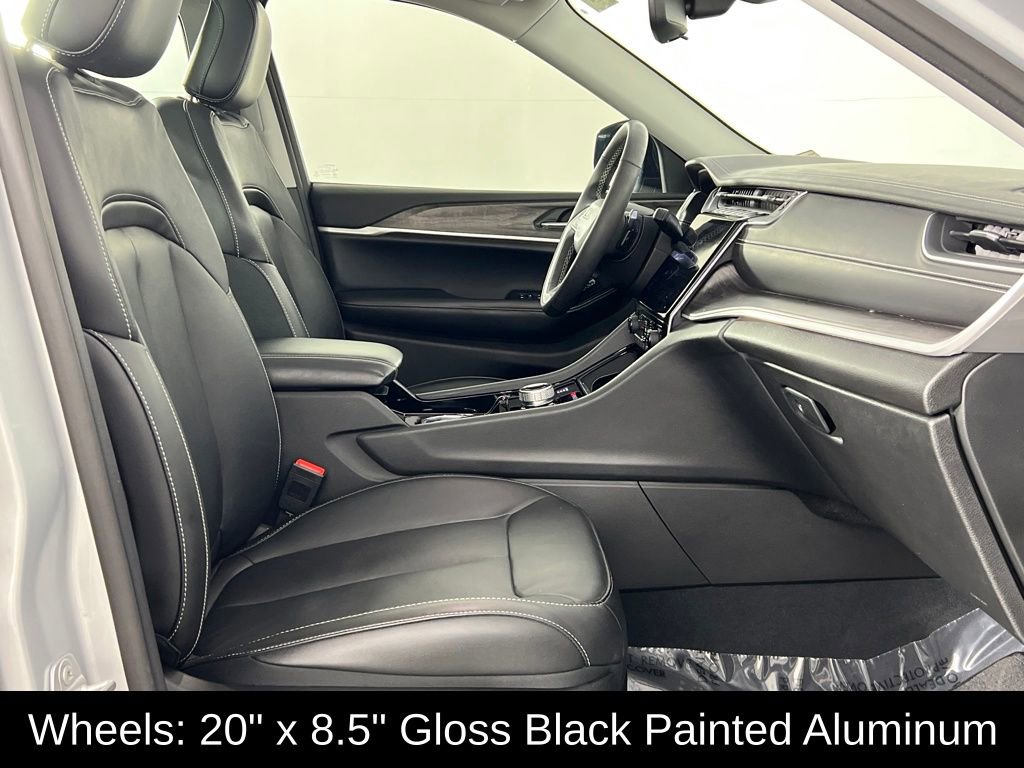 Used 2023 Jeep Grand Cherokee L Limited w/ Black Appearance Package image 20