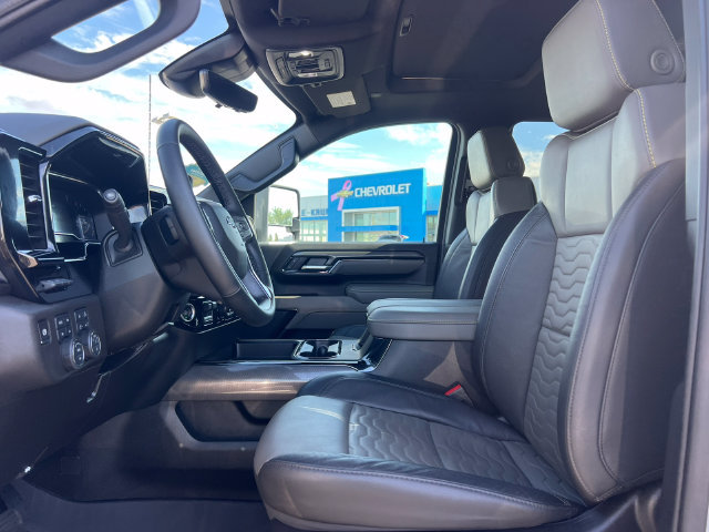 Used 2025 Chevrolet Silverado 2500 ZR2 w/ Technology Package AWD/4WD image 4