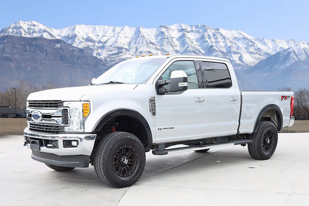 Used 2017 Ford F250 XLT w/ XLT Premium Package AWD/4WD image 2