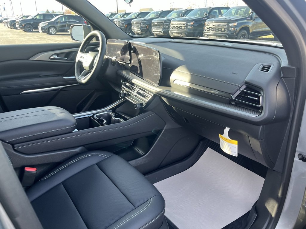 New 2025 Chevrolet Traverse LT w/ LPO, Floor Liner Package image 22